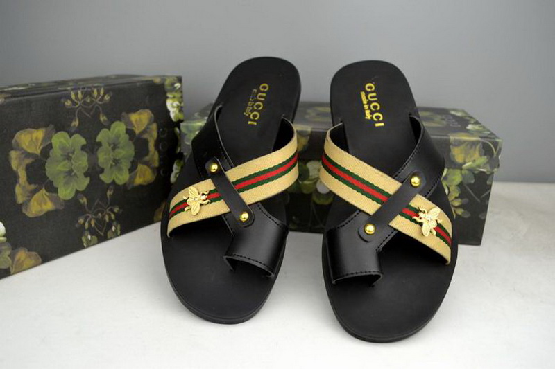Gucci Slippers Woman--074